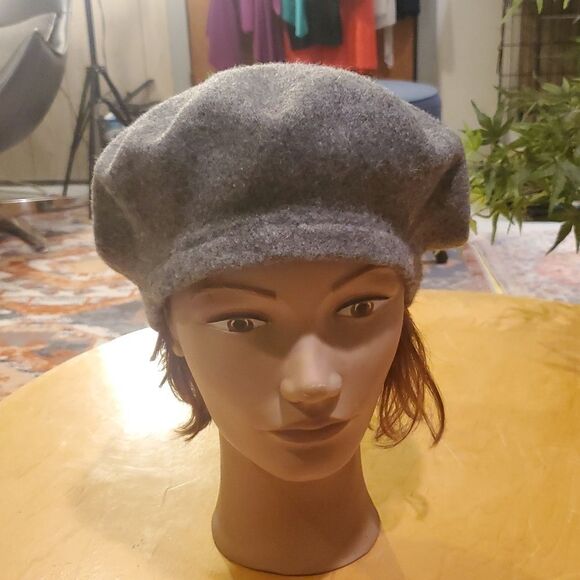 Excellent Condition Basque Beret 100% French Wool Beret FINEST QUALITY - Picture 2 of 6